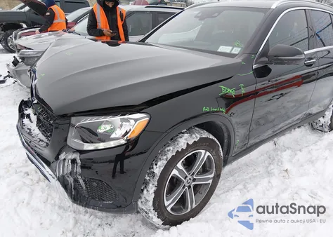 2017 Mercedes-Benz Glc 300 4Matic z USA, uszkodzony, nr VIN WDC0G4KB6HF235104